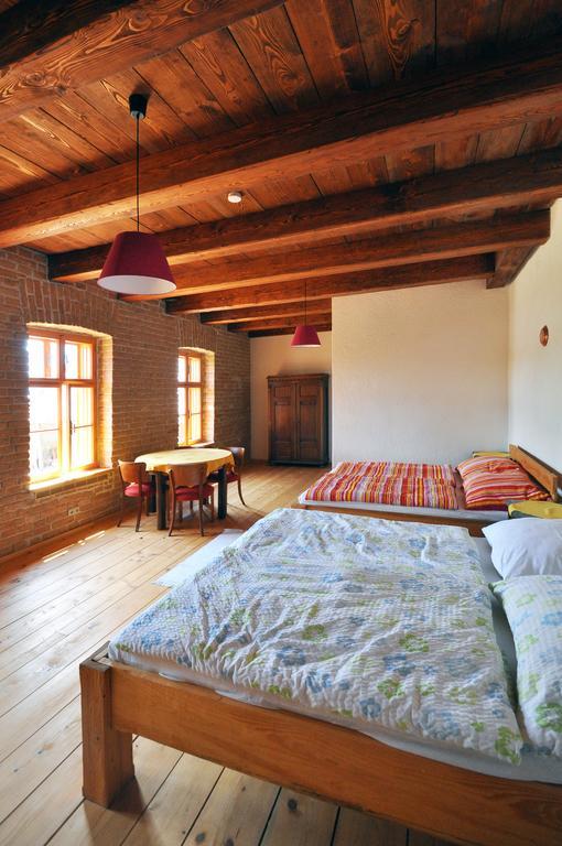Rekreacni Areal Dvur Honetice Hotel Esterno foto